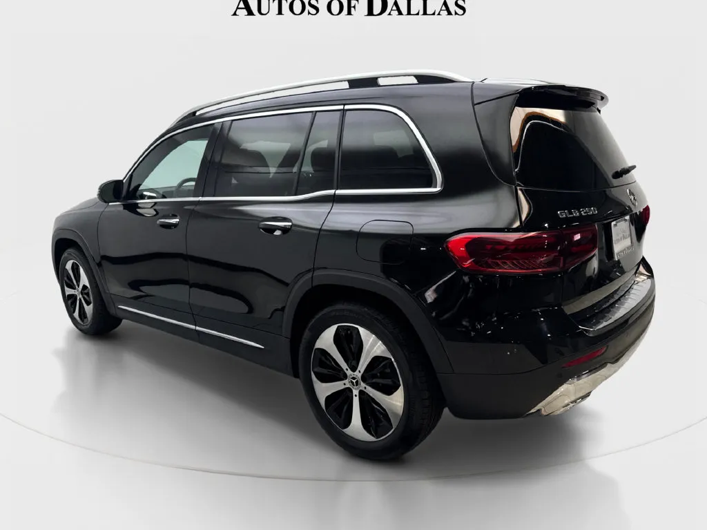 Mercedes-Benz GLB photo 10