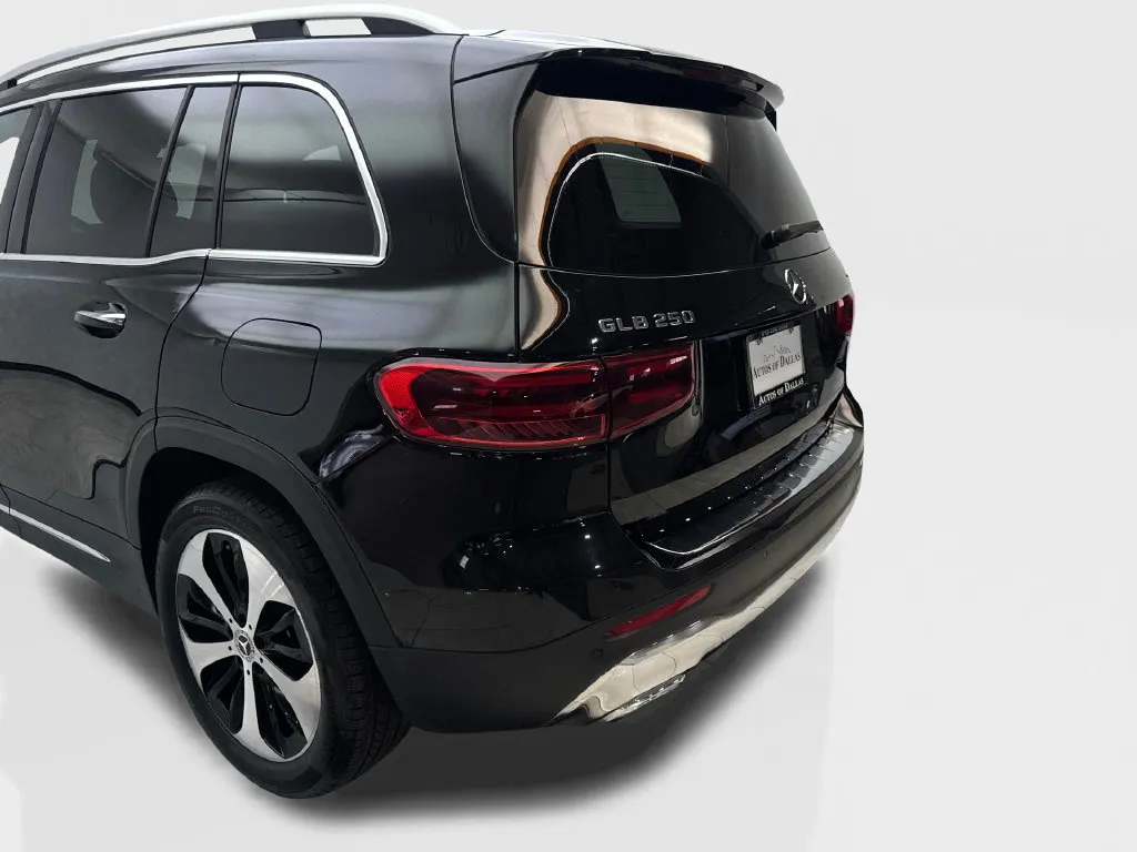 Mercedes-Benz GLB photo 21