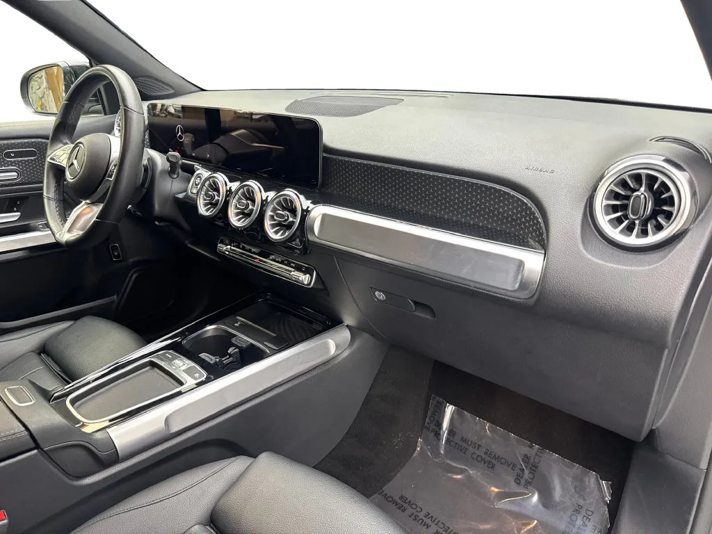 Mercedes-Benz GLB photo 52