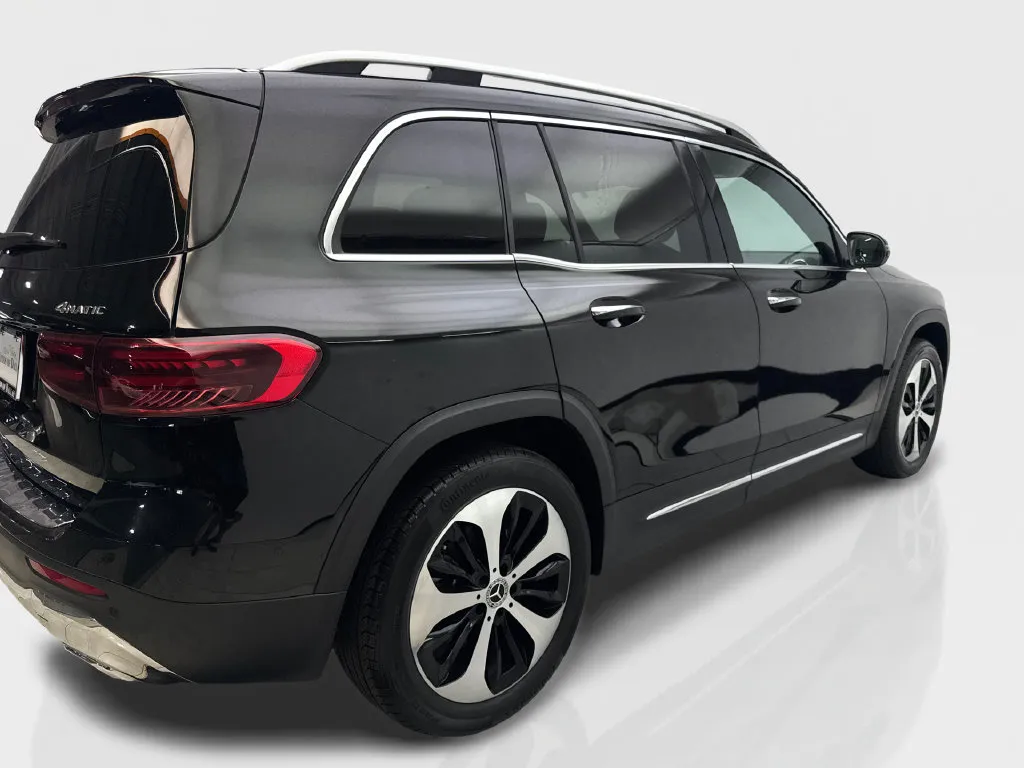 Mercedes-Benz GLB photo 15