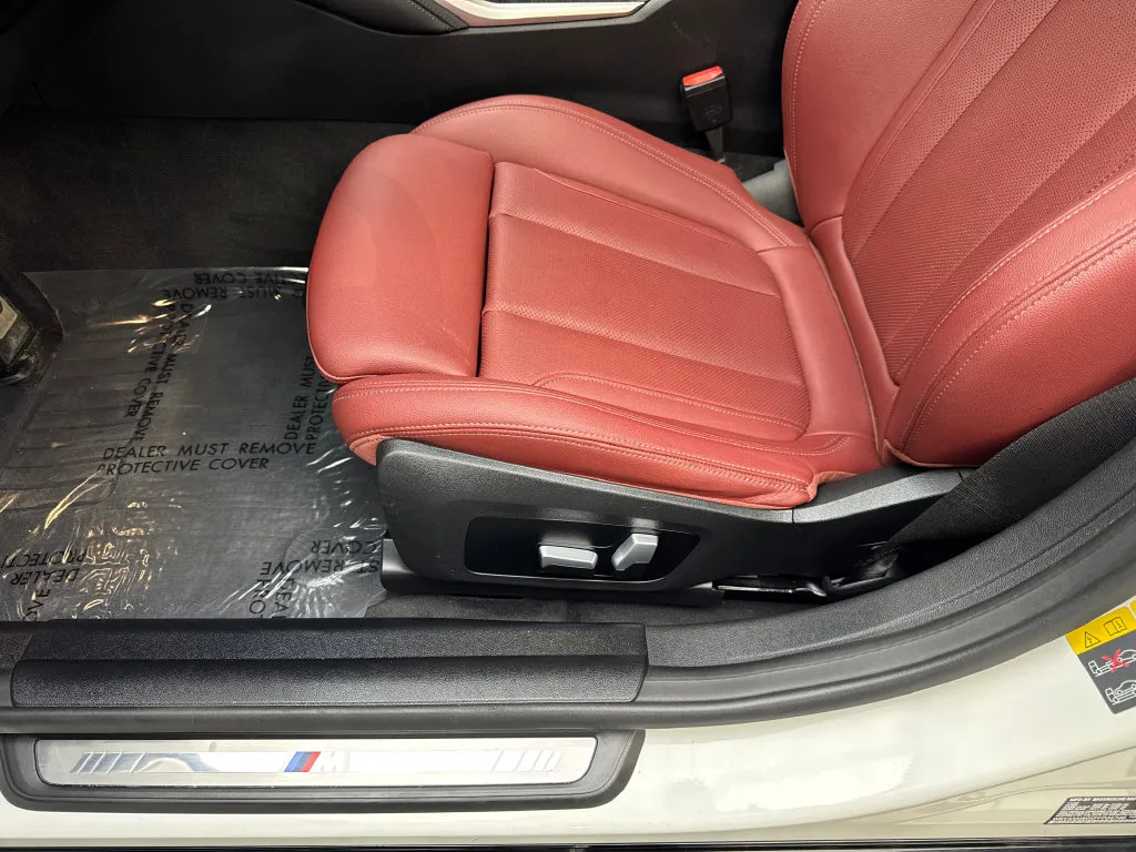 BMW i4 photo 28