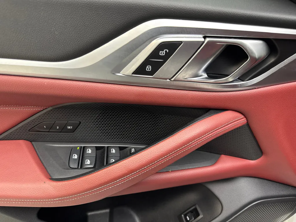 BMW i4 photo 34