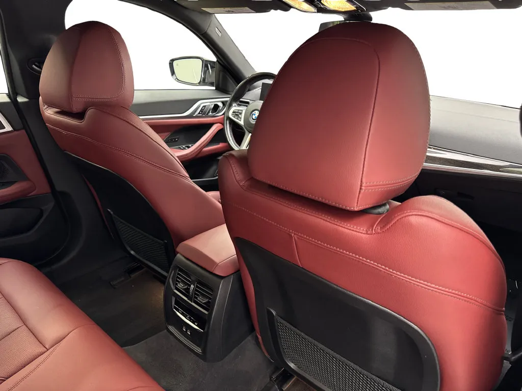 BMW i4 photo 43