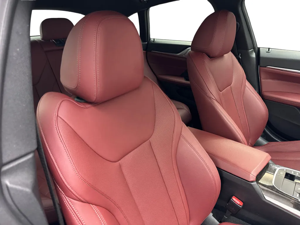 BMW i4 photo 47