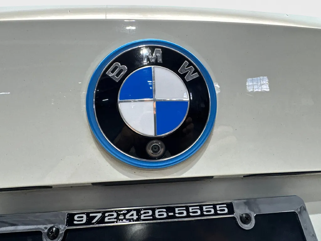 BMW i4 photo 23