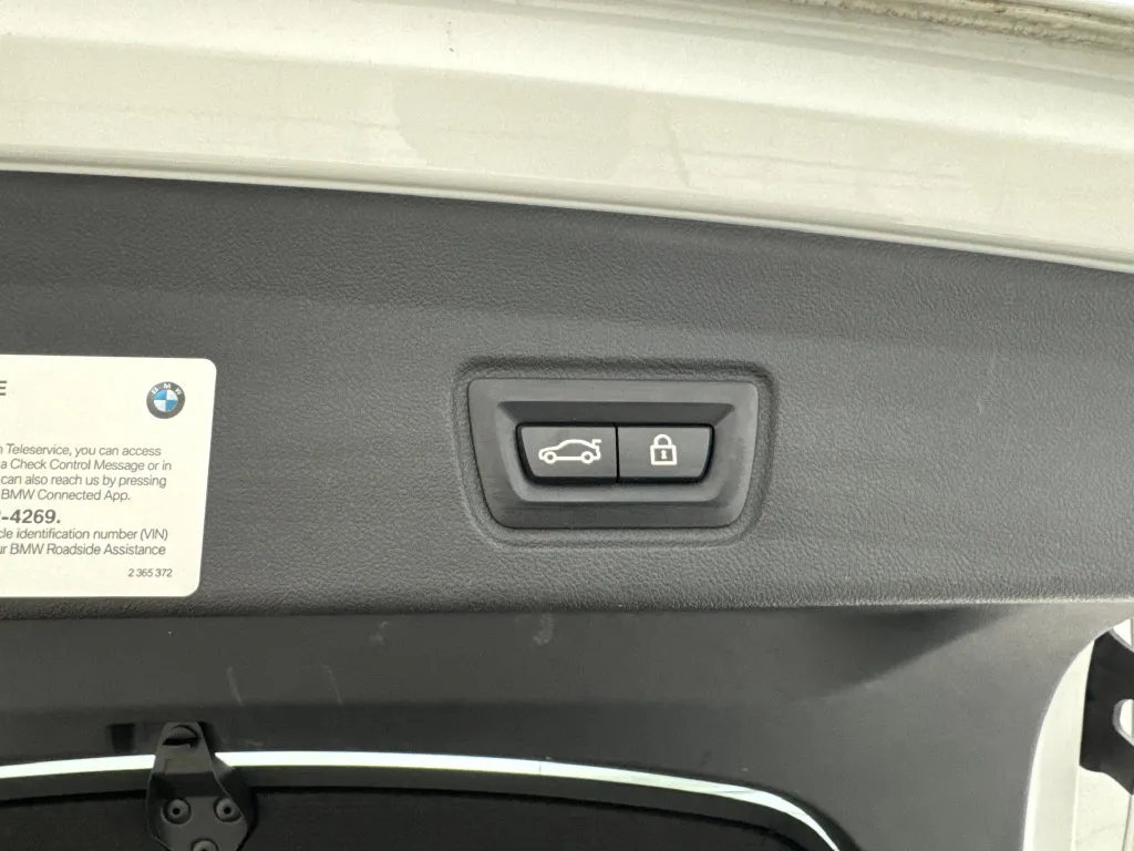BMW i4 photo 81
