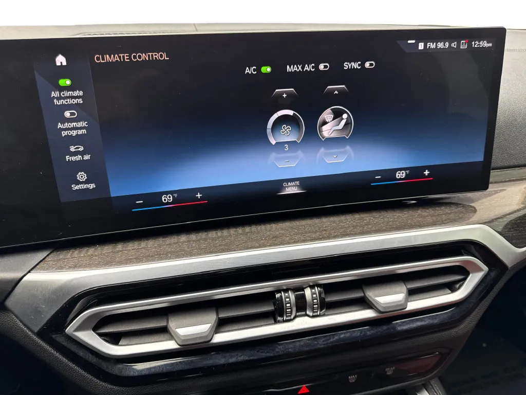 BMW i4 photo 65