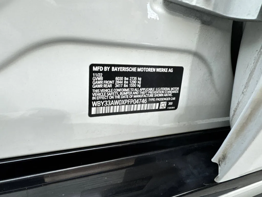 BMW i4 photo 88