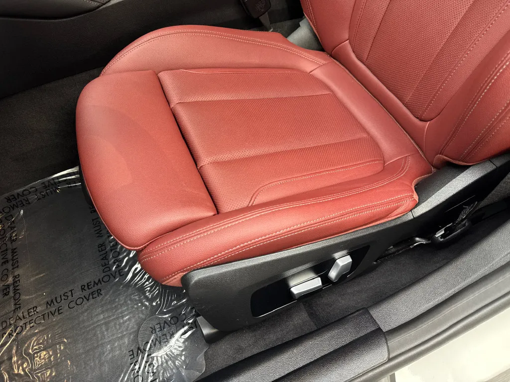 BMW i4 photo 30