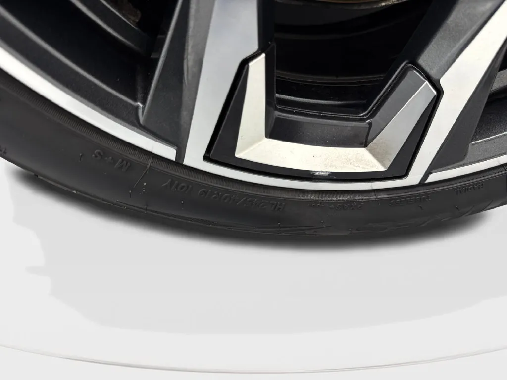 BMW i4 photo 87