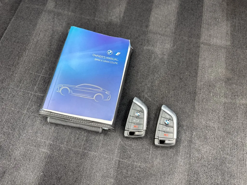 BMW i4 photo 79