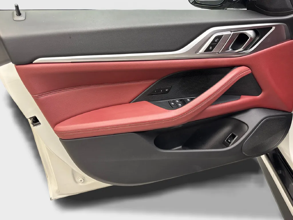 BMW i4 photo 33