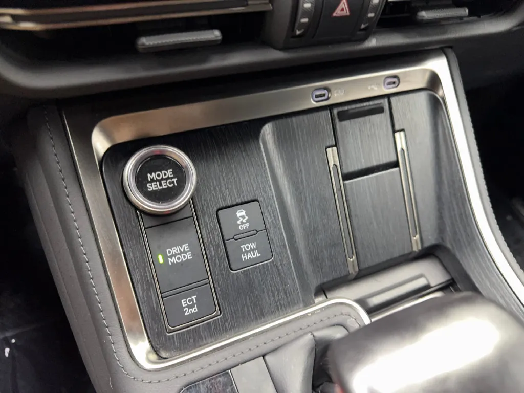 Lexus GX photo 70