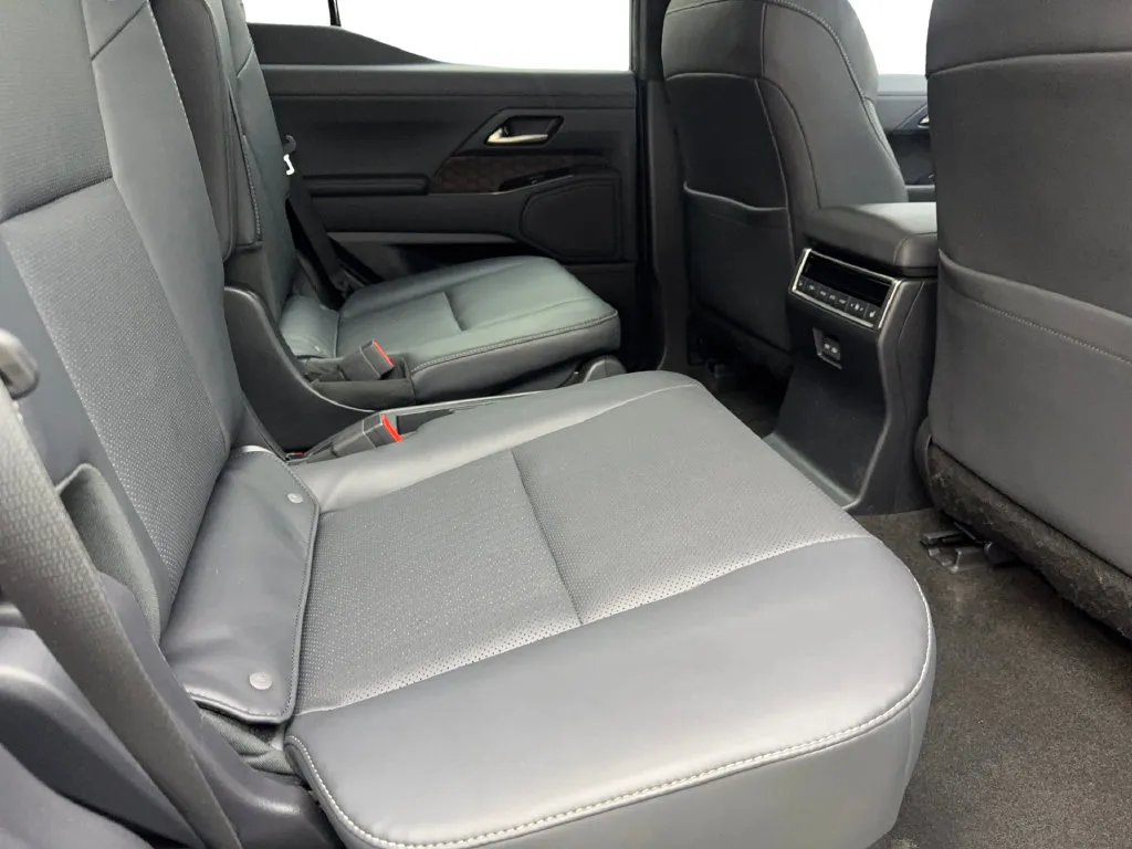 Lexus GX photo 43