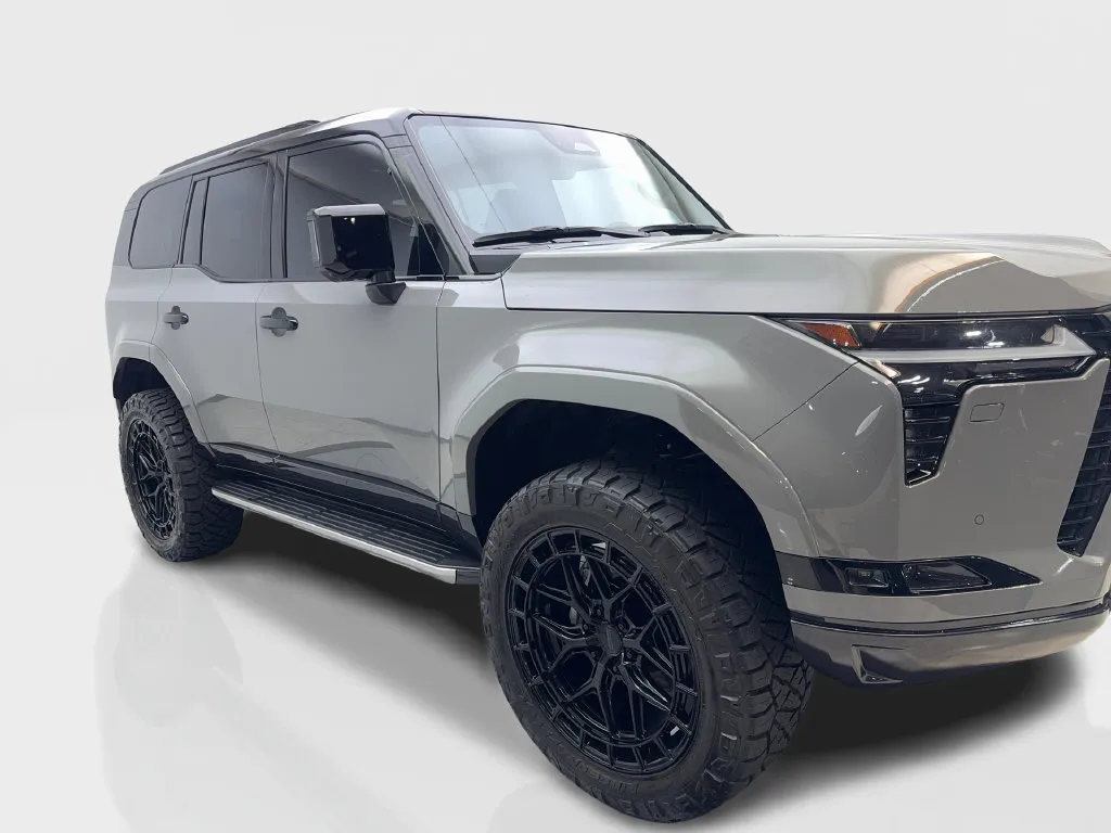 Lexus GX photo 14