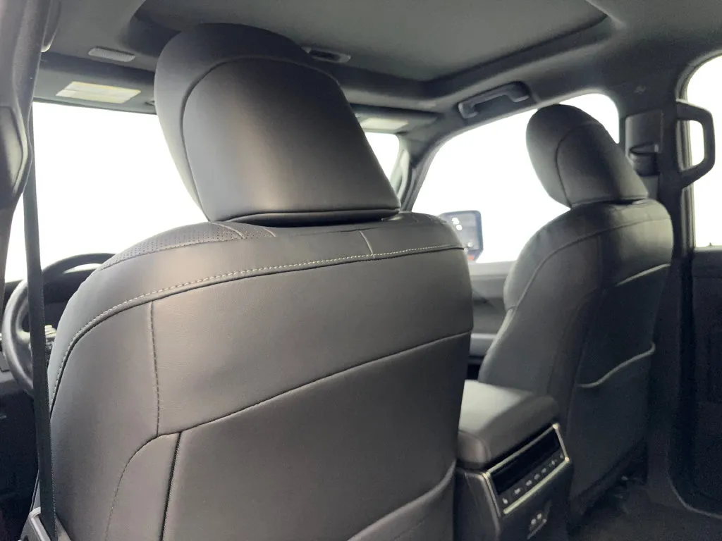 Lexus GX photo 35