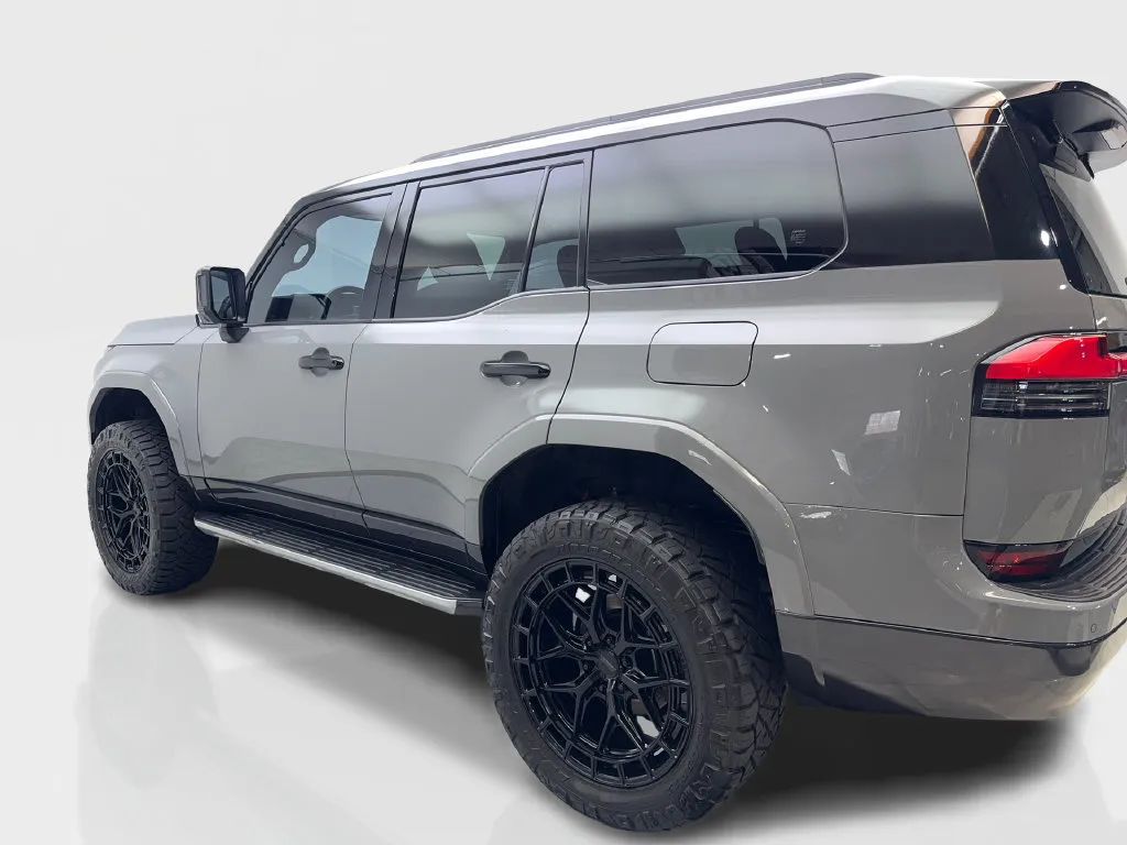 Lexus GX photo 16