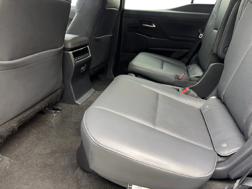 Lexus GX photo 33