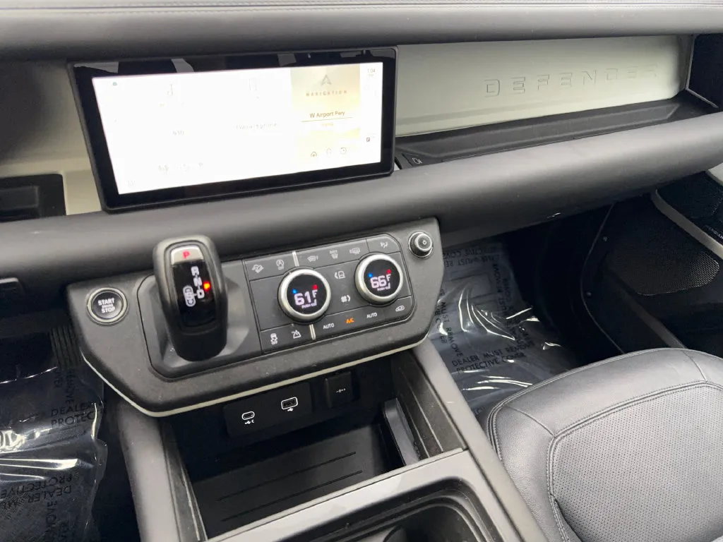 Land Rover Defender photo 61