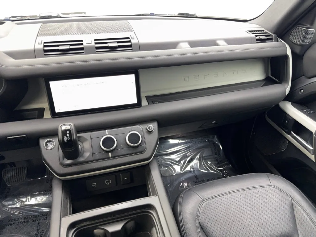Land Rover Defender photo 55