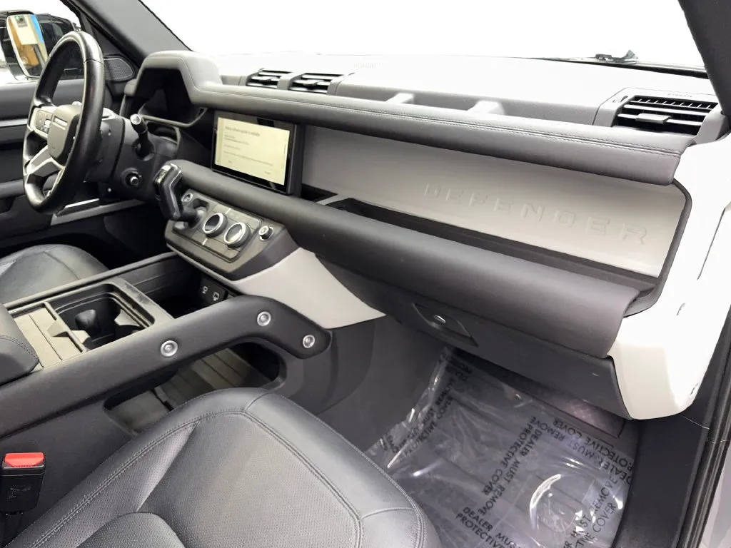 Land Rover Defender photo 53