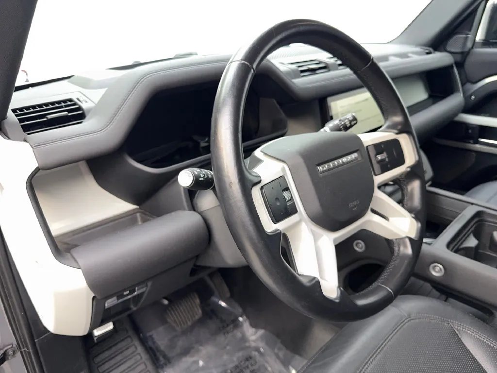 Land Rover Defender photo 51