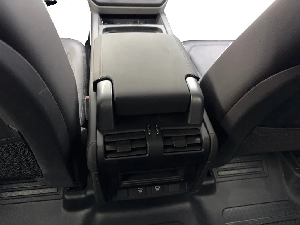 Land Rover Defender photo 68