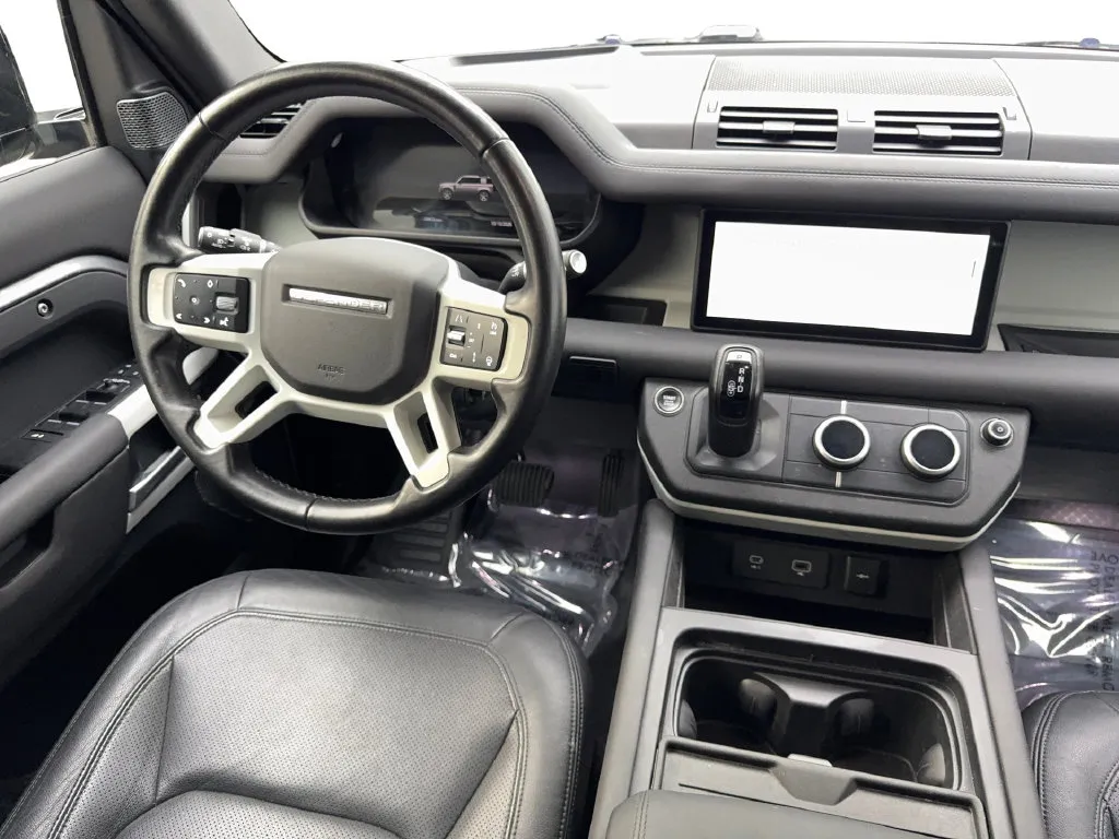 Land Rover Defender photo 54