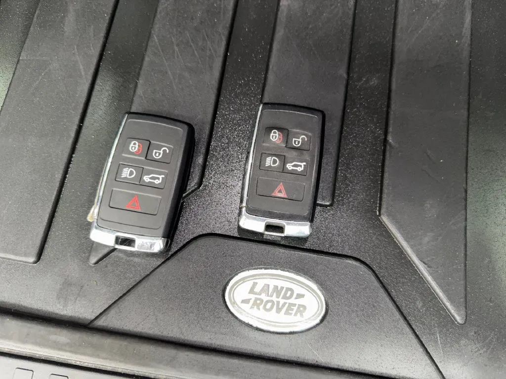 Land Rover Defender photo 77