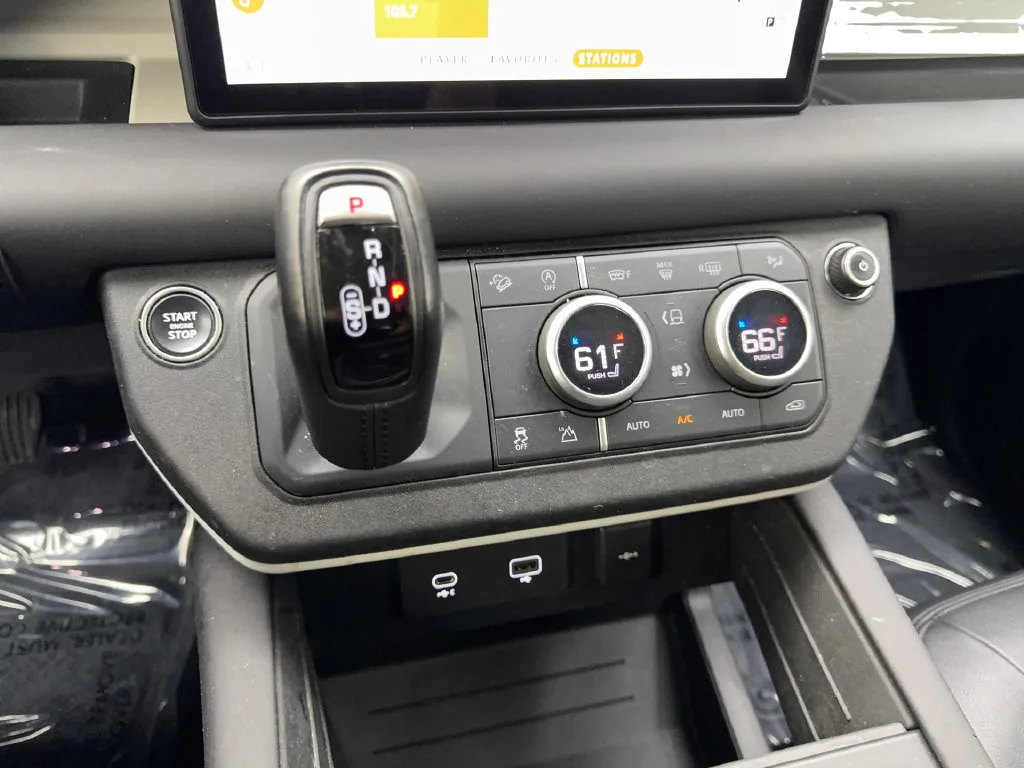 Land Rover Defender photo 66