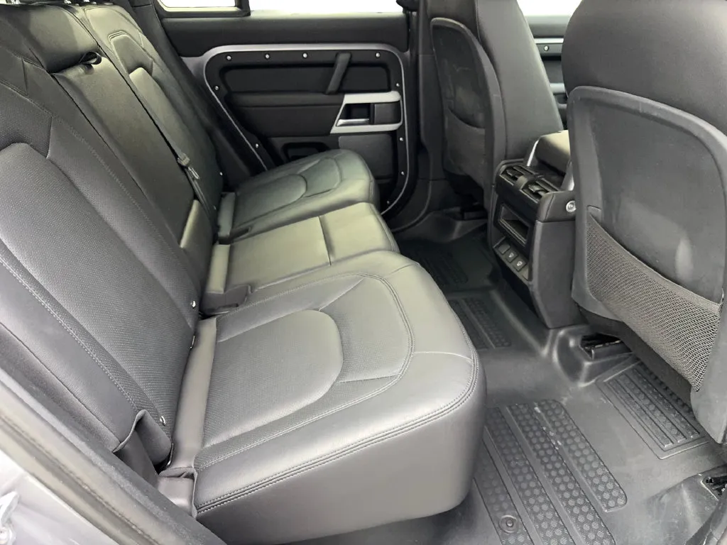 Land Rover Defender photo 40