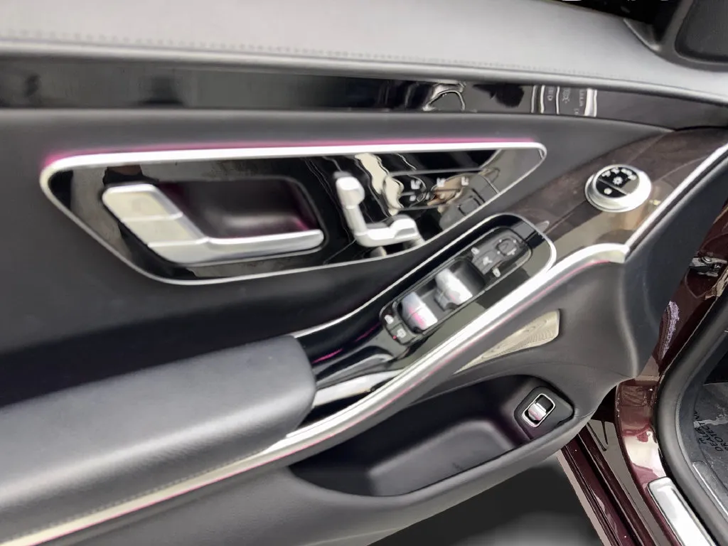 Mercedes-Benz S-Class photo 33