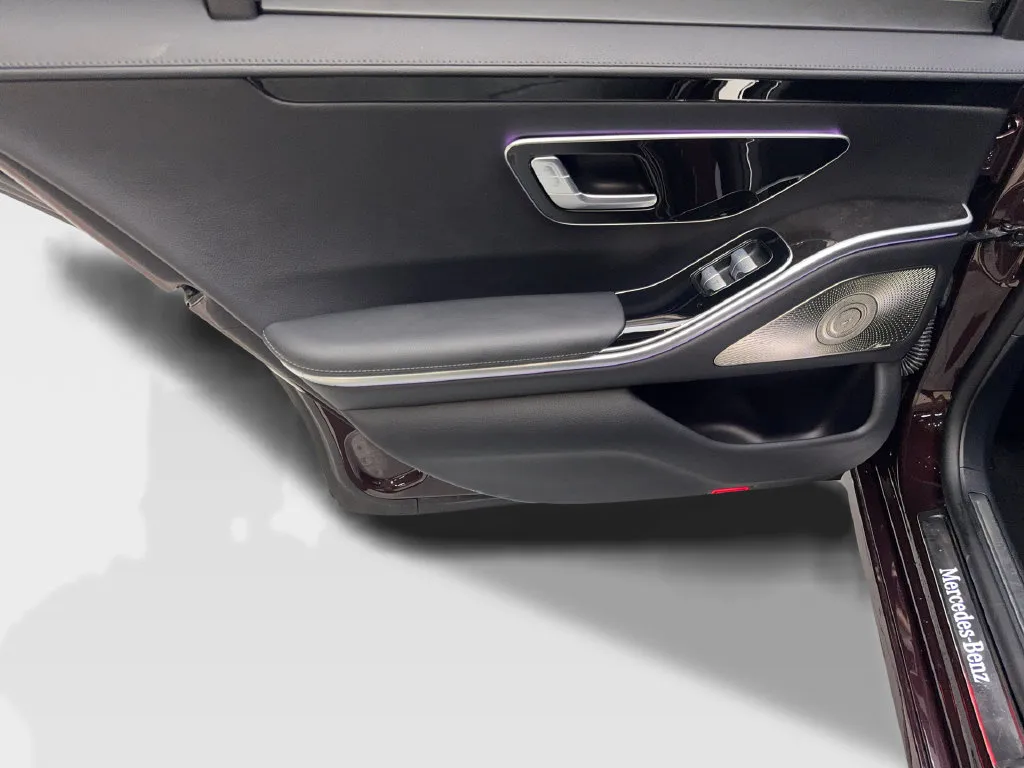 Mercedes-Benz S-Class photo 37