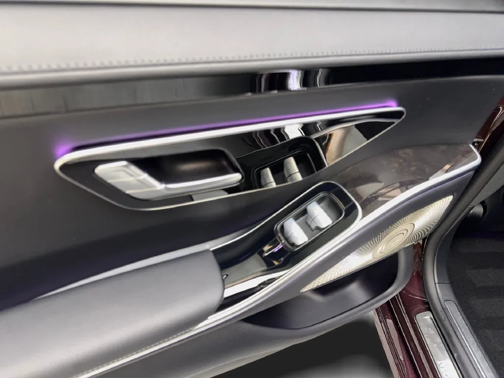 Mercedes-Benz S-Class photo 39