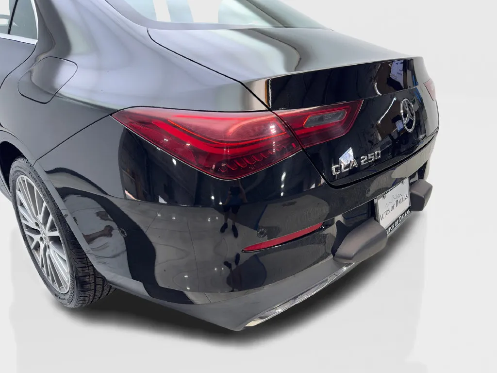 Mercedes-Benz CLA photo 21