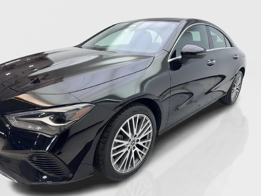 Mercedes-Benz CLA photo 12