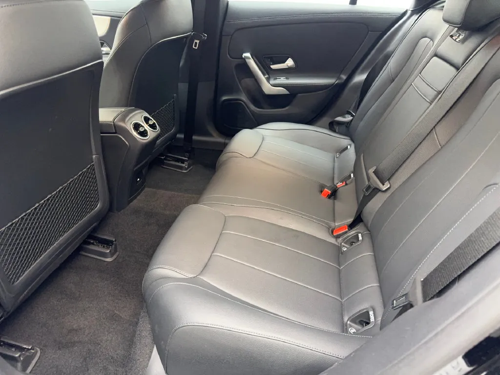 Mercedes-Benz CLA photo 33