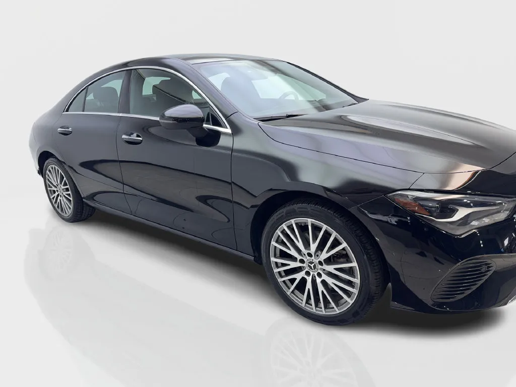 Mercedes-Benz CLA photo 14