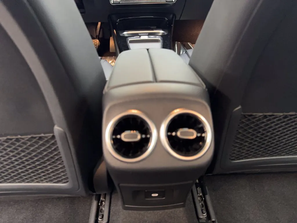 Mercedes-Benz CLA photo 68