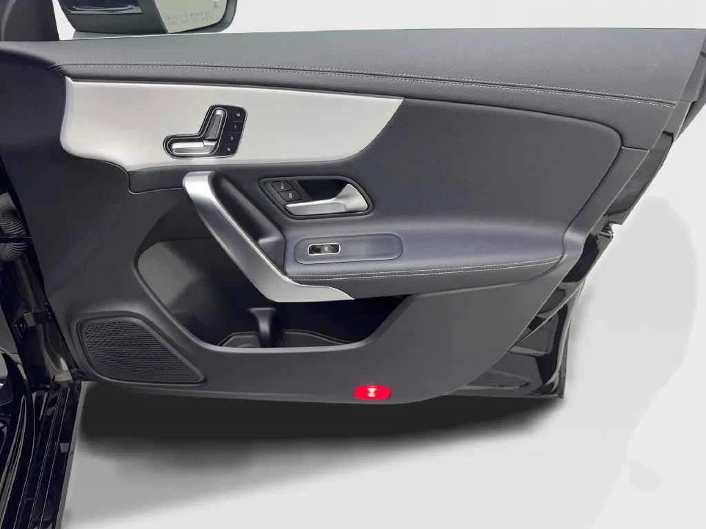 Mercedes-Benz CLA photo 47