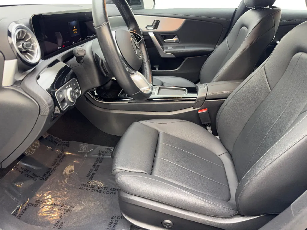 Mercedes-Benz CLA photo 27