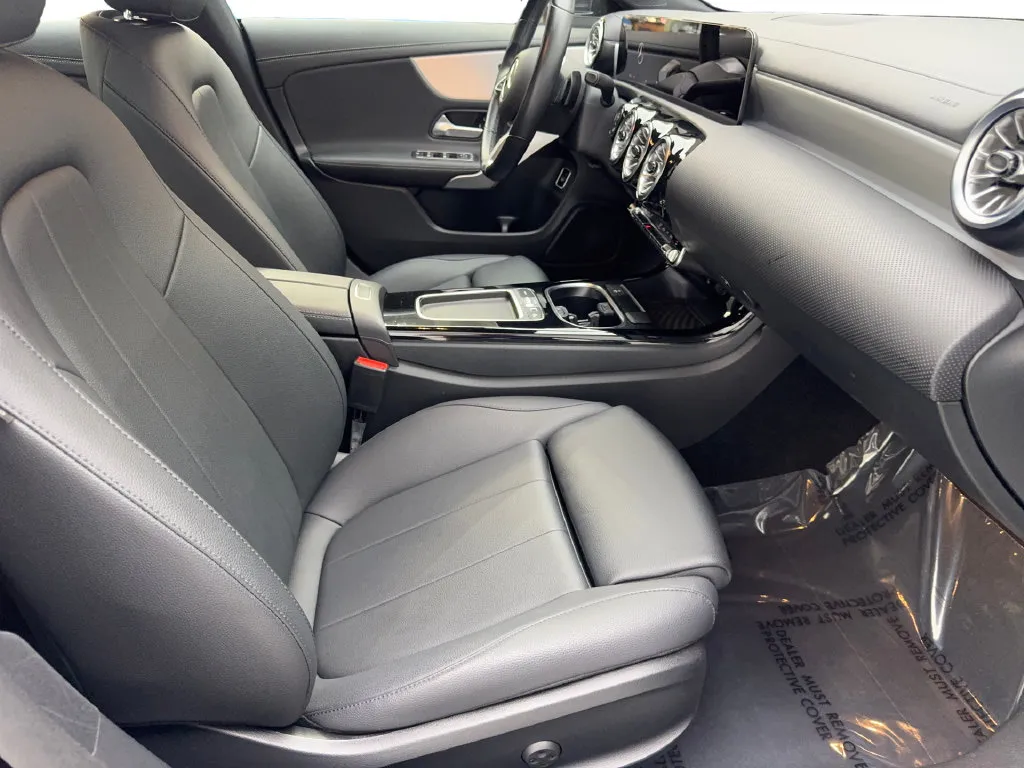 Mercedes-Benz CLA photo 44