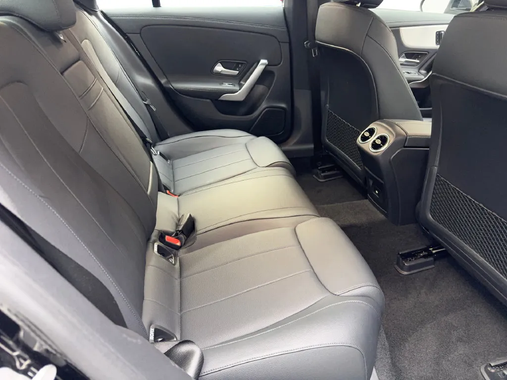 Mercedes-Benz CLA photo 39