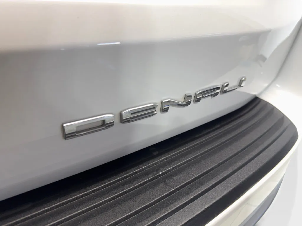 GMC Yukon photo 26