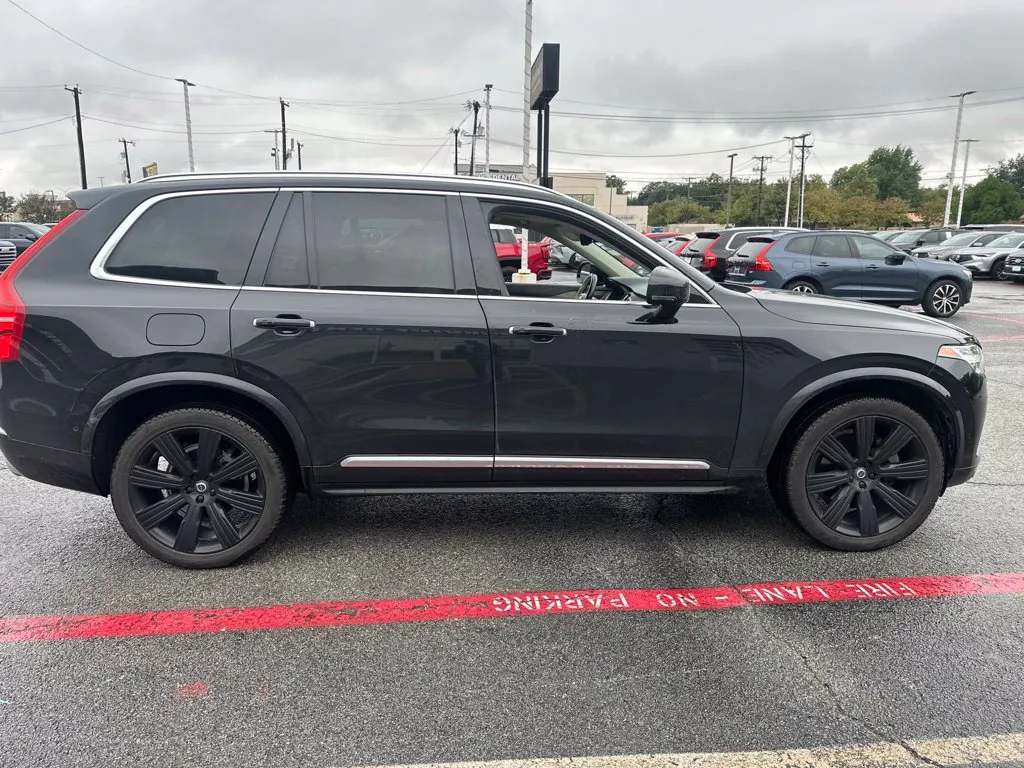 Volvo XC90 photo 8