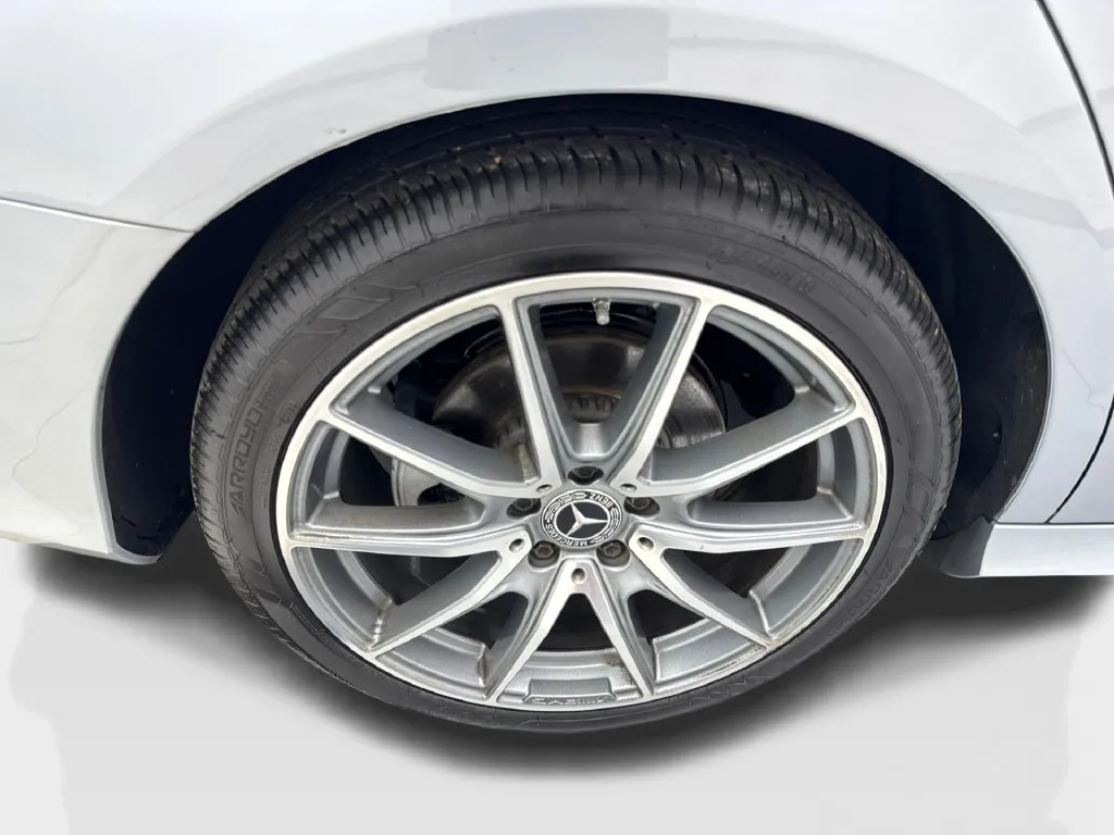 Mercedes-Benz E-Class photo 82