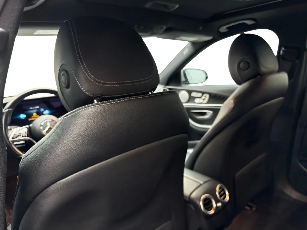 Mercedes-Benz E-Class photo 35