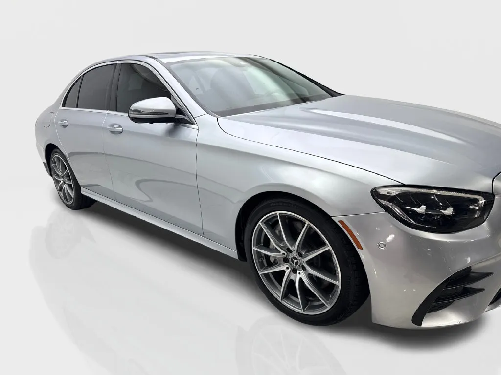 Mercedes-Benz E-Class photo 14