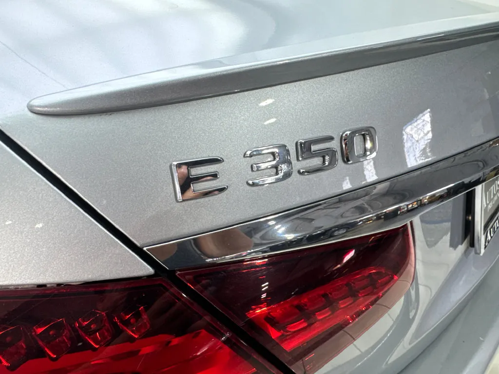 Mercedes-Benz E-Class photo 25