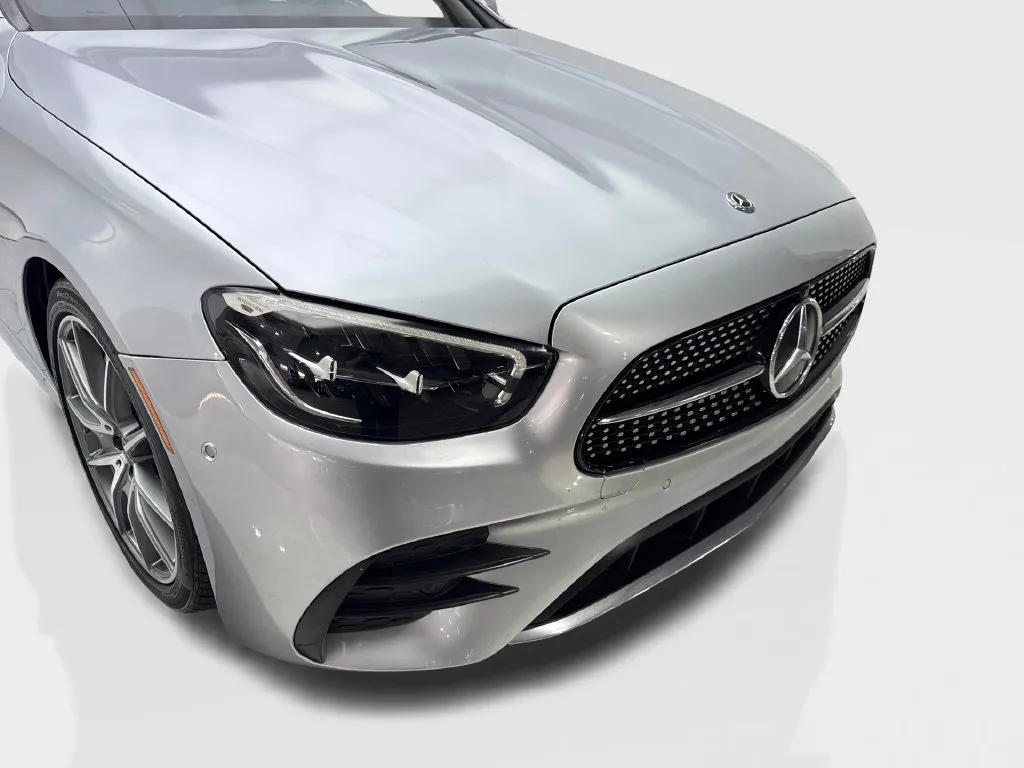 Mercedes-Benz E-Class photo 19